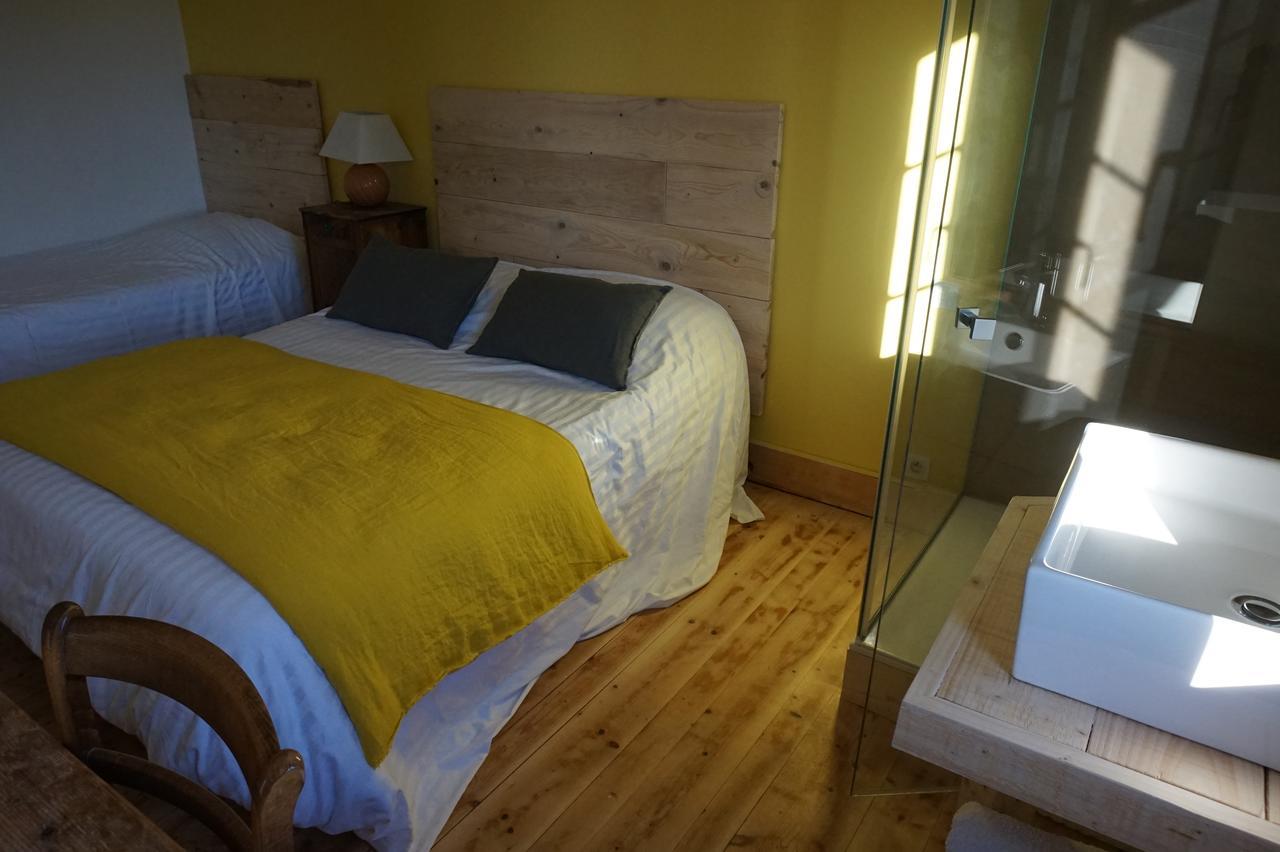 Auberge De La Perdrix Hauterive-la-Fresse エクステリア 写真