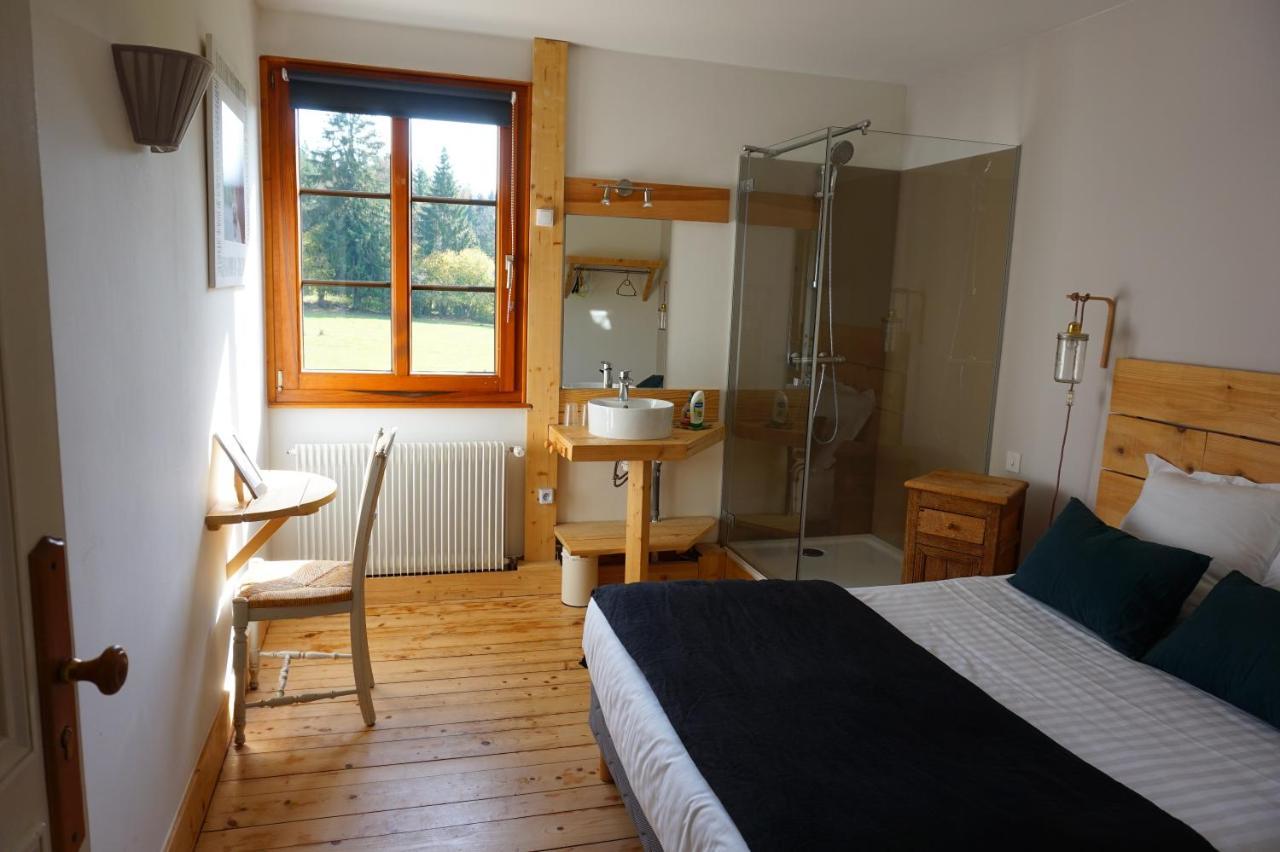 Auberge De La Perdrix Hauterive-la-Fresse エクステリア 写真
