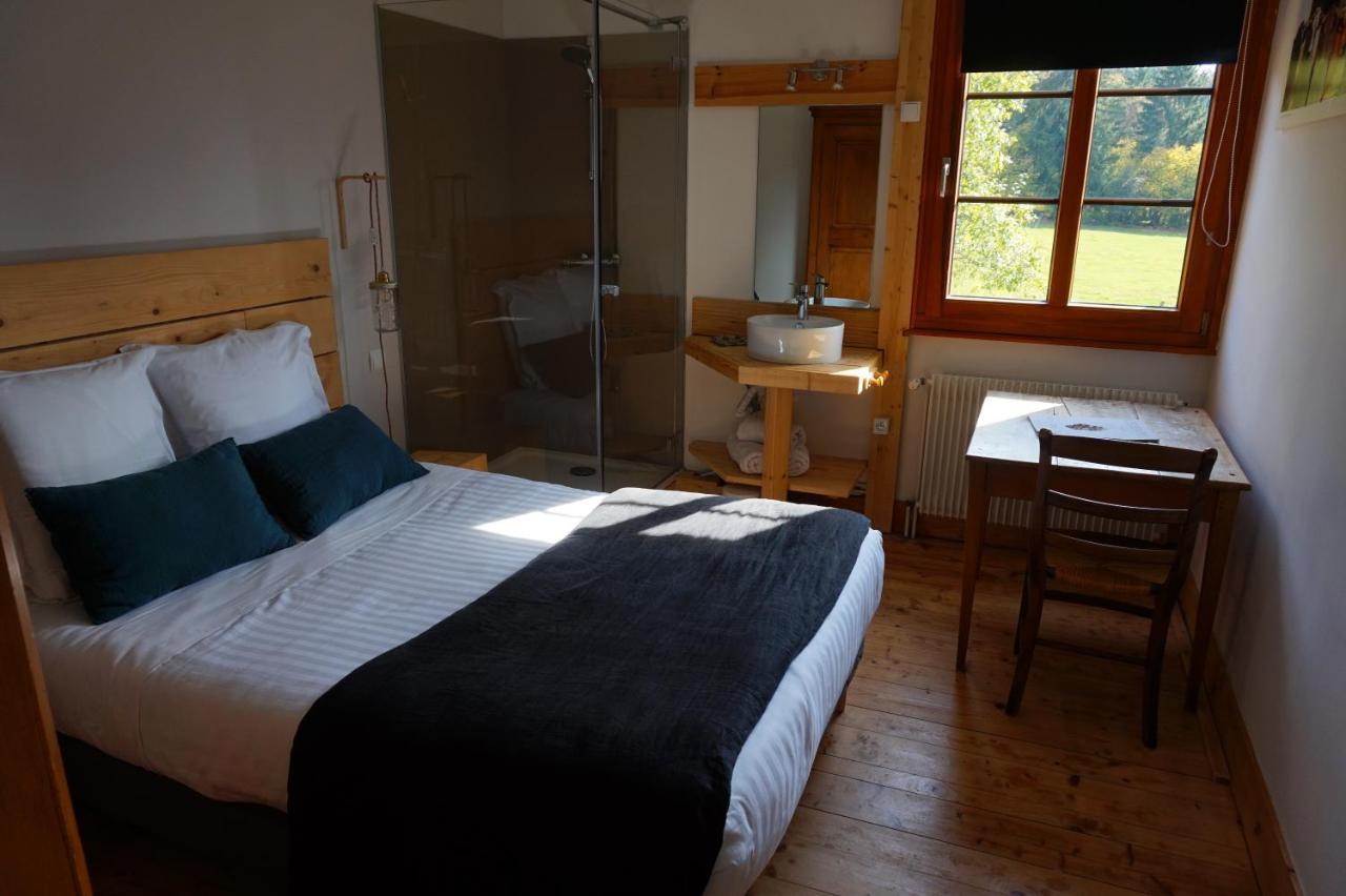 Auberge De La Perdrix Hauterive-la-Fresse エクステリア 写真