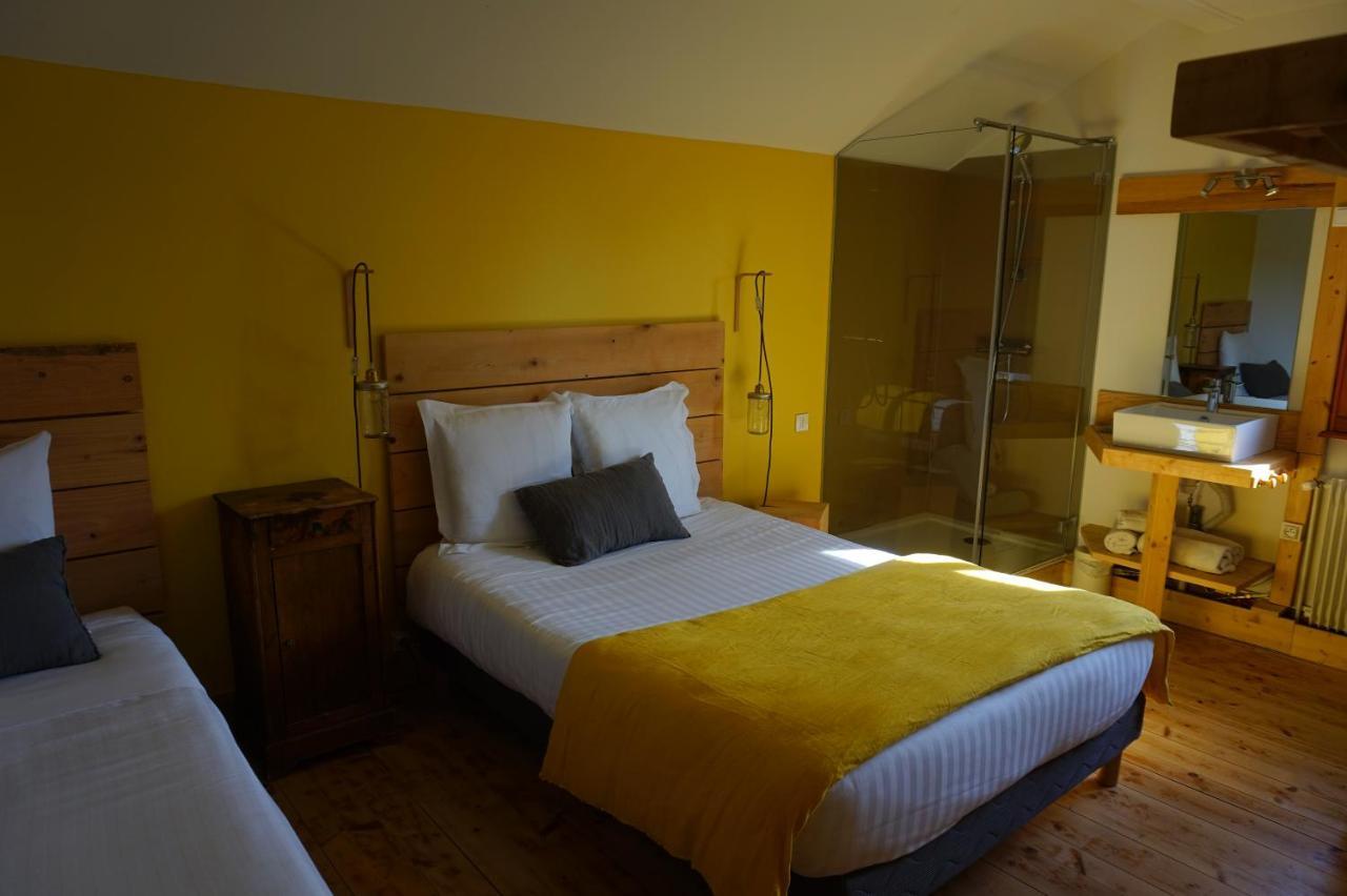 Auberge De La Perdrix Hauterive-la-Fresse エクステリア 写真