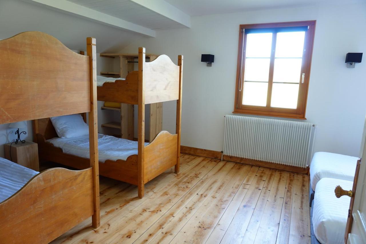 Auberge De La Perdrix Hauterive-la-Fresse エクステリア 写真