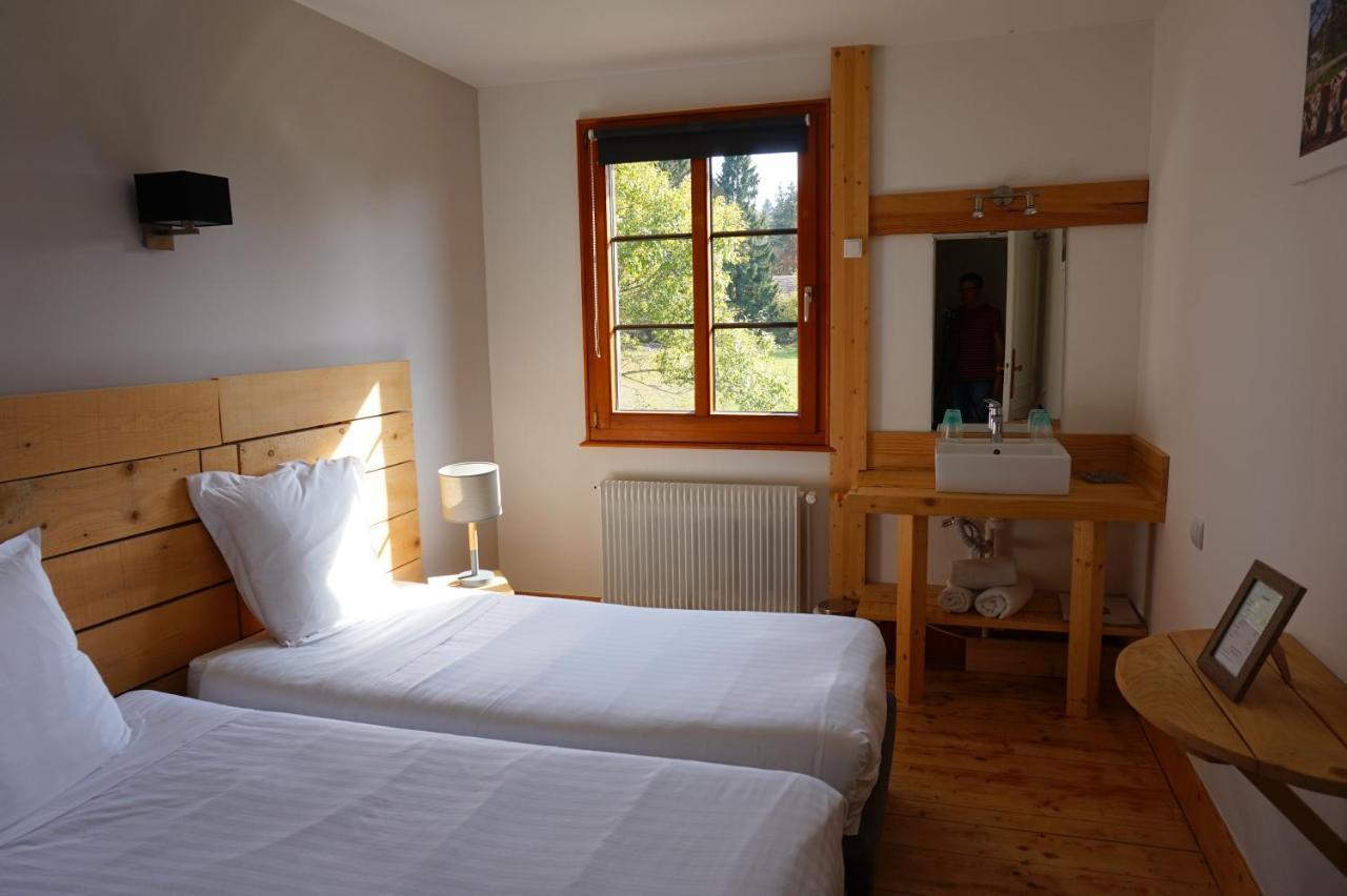 Auberge De La Perdrix Hauterive-la-Fresse エクステリア 写真