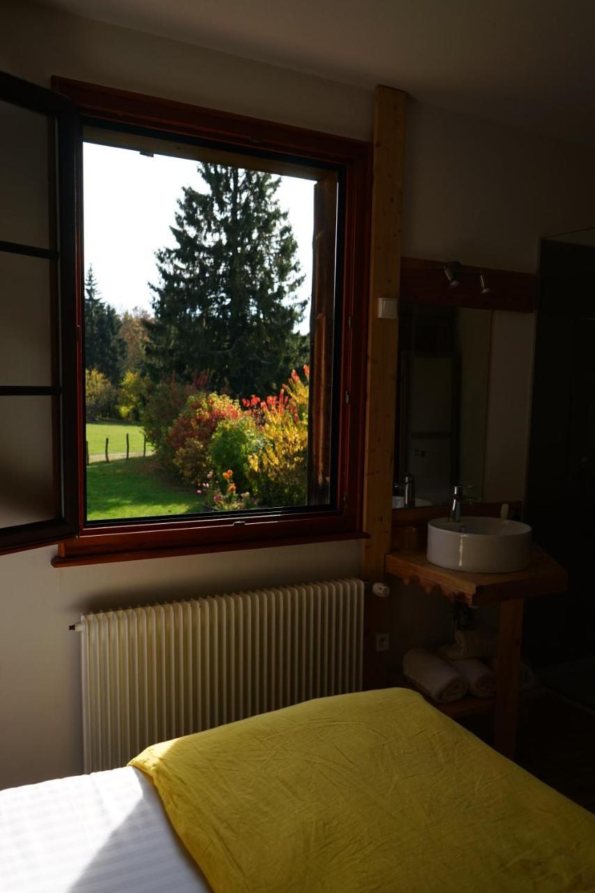 Auberge De La Perdrix Hauterive-la-Fresse エクステリア 写真